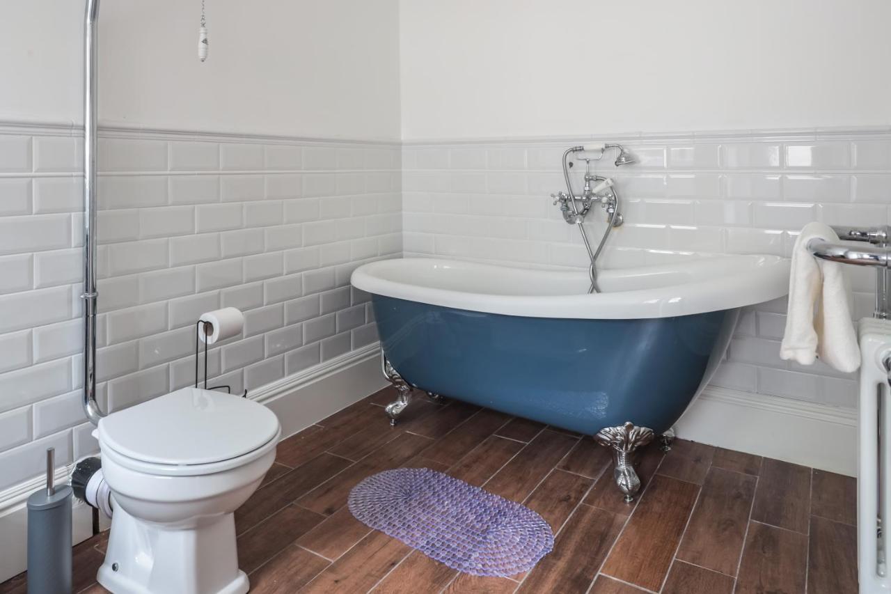 Spacious 4 Bed House In Birmingham, Suitable For Contractors Exterior photo